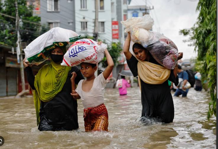 Rain forecasts raise fears in flood-hit Indonesia, Sri Lanka