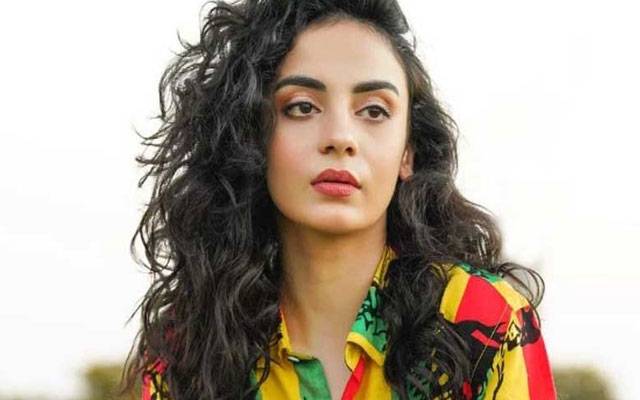 Mehar Bano sets internet ablaze again with bold moves