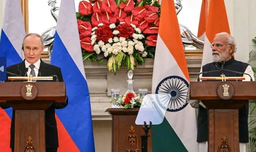 Putin offers India 'uninterrupted' oil in summit talks with Modi