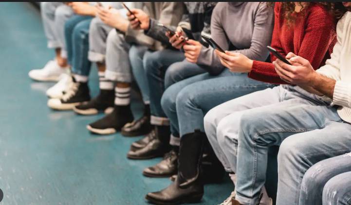 TikTok to comply with 'upsetting' Australian under-16 ban