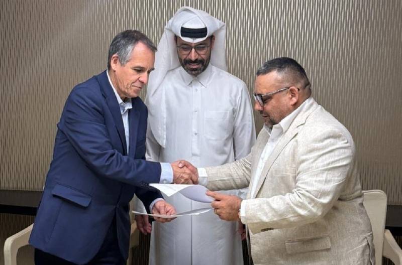 Colombia and paramilitary drug gang vow further peace talks in Doha