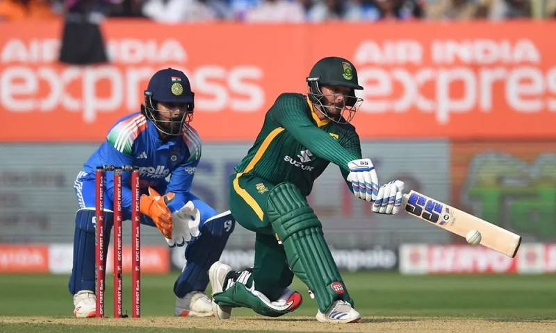 India bowl out South Africa for 270 after De Kock ton