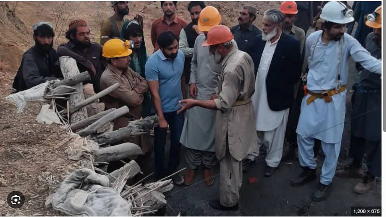 Three workers die after poisonous gas fills Sehwan coalmine