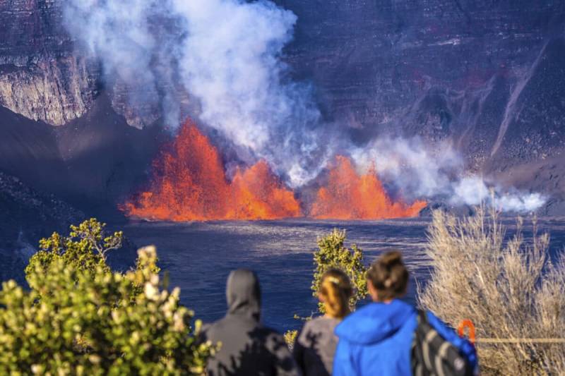 Hawaii's Kilauea volcano nears year-long eruption: USGS
