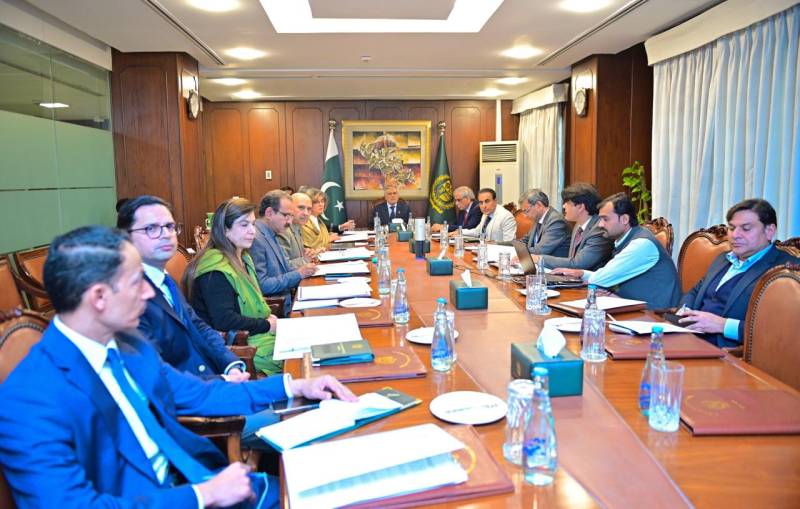 Dar reviews preparations for 9th OIC Ministerial Conference