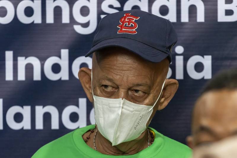 Dutch man leaves Indonesia death row to return home