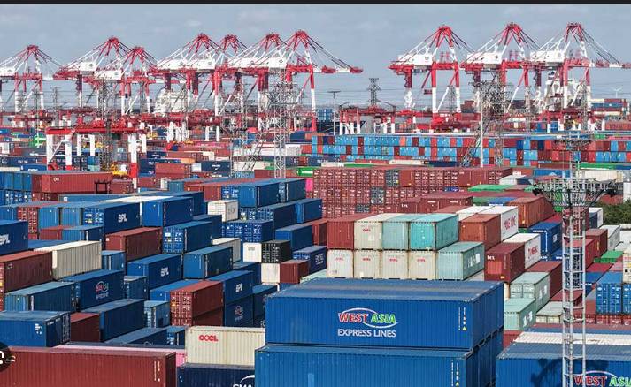 China's trade surplus tops $1 trillion