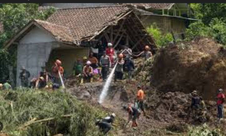 Hardships mount in Indonesia and Sri Lanka as flood tolls rise