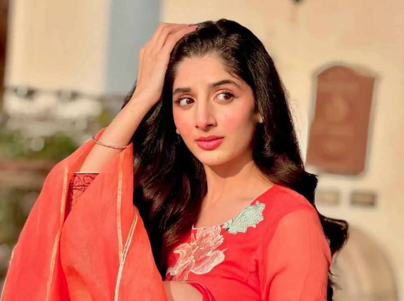Mawra Hocane’s URGENT Karachi-to-Dubai call has fans wondering