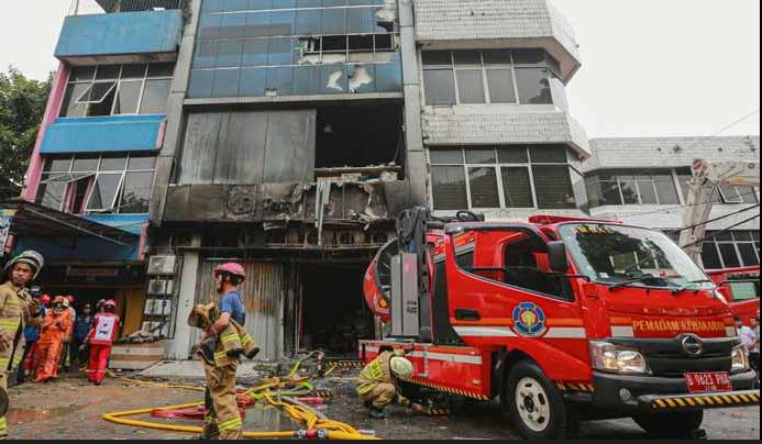 Building fire kills 20 in Indonesia's capital