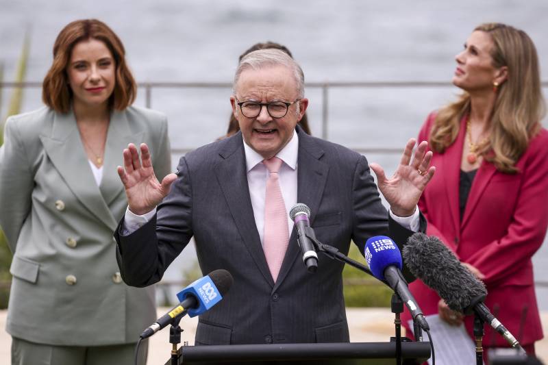 Australia bans under-16s from social media in world-first crackdown