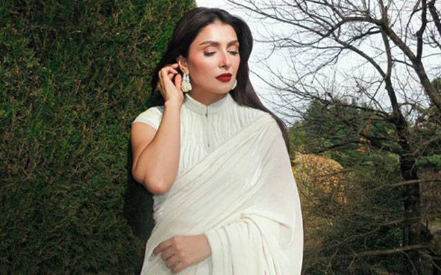 Ayeza Khan sets another trend