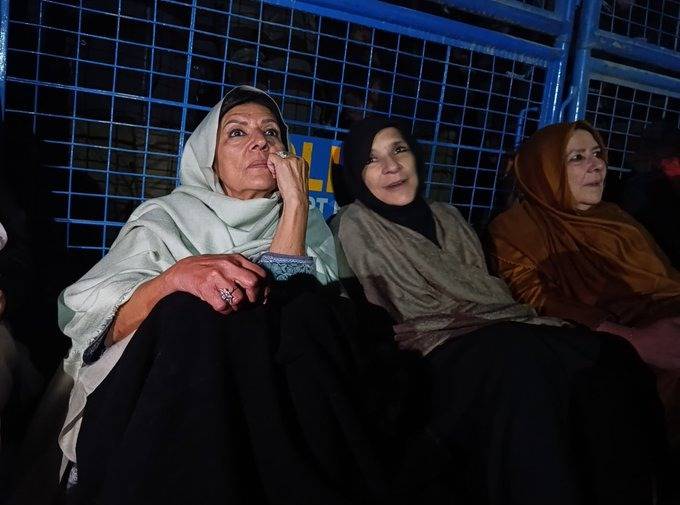 PTI founder’s sisters’ sit-in outside Adiala Jail enters second day