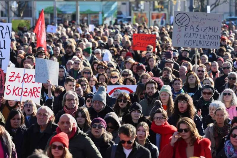 Tens of thousands petition against Croatia Catholic men's public prayers