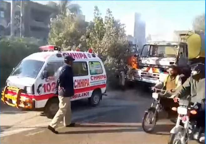 Underage water tanker driver crushes first-year student to death in Karachi
