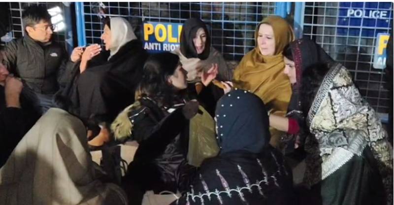 Police uproot PTI sit-in near Adiala, clear road for traffic