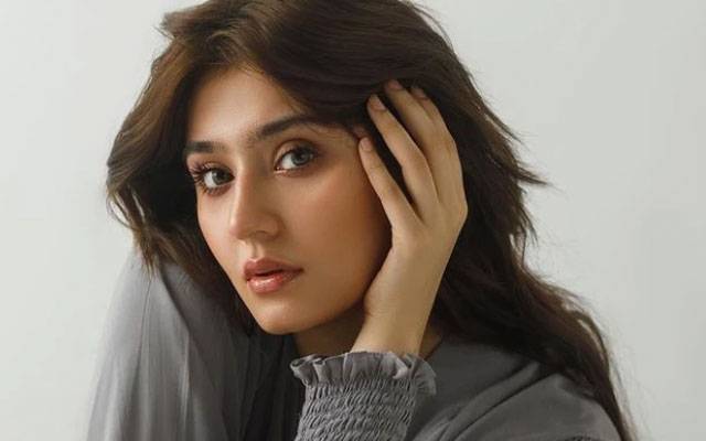 Durefishan Saleem keeps fans hooked as Dar-e-Nijaat premieres