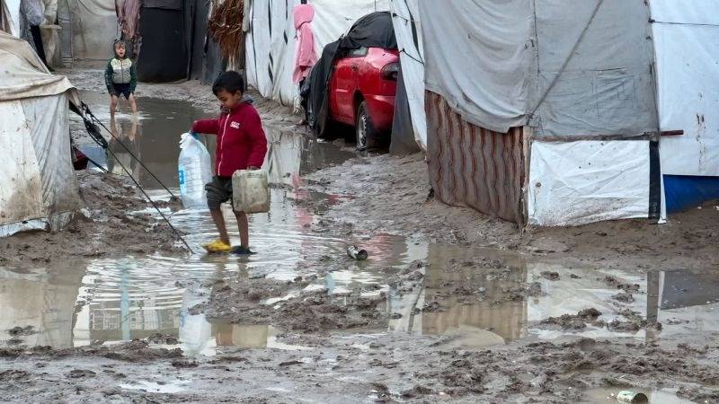 Winter storm brings fresh hardship to displaced Gazans