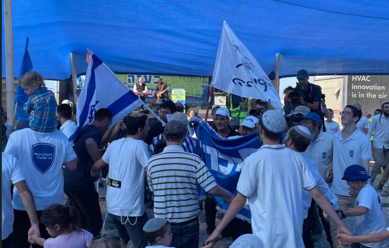 Israeli ministers call for flag-raising ceremony in former Gaza settlement