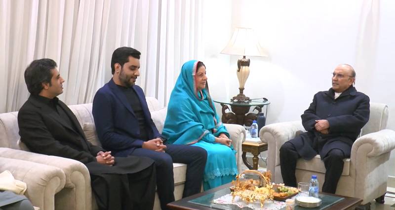 President visits residence of Samina Khalid Ghurki in Lahore