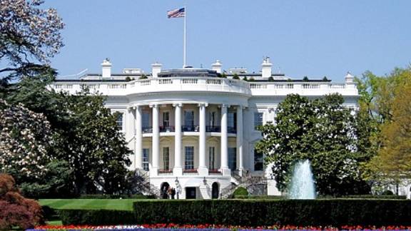 White House steps up attacks on CNN