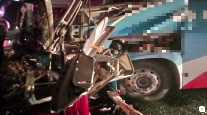 Bus hostess among six people die in Khanewal, Talagang accidents
