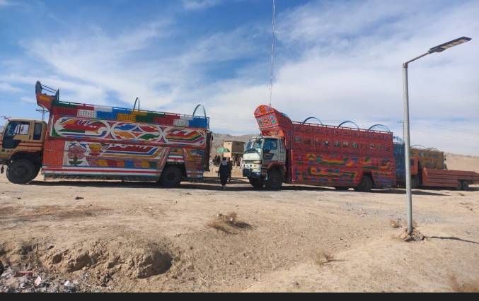 10 trucks seized in anti-smuggling operation in Quetta