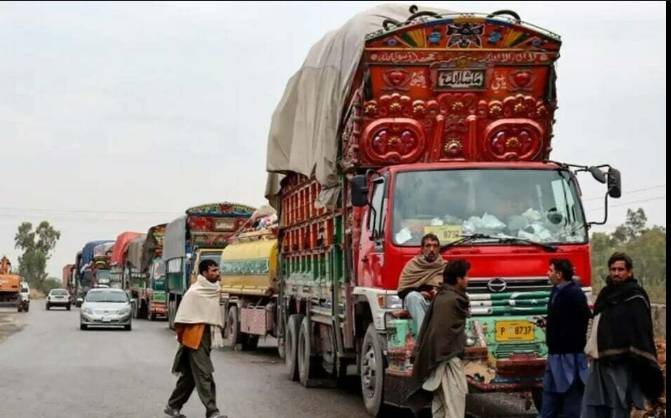 Goods transporters' wheel-jam strike enters sixth day