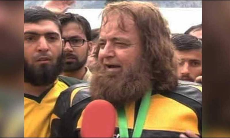 Sultan Golden breaks another world record for fastest reverse car drive