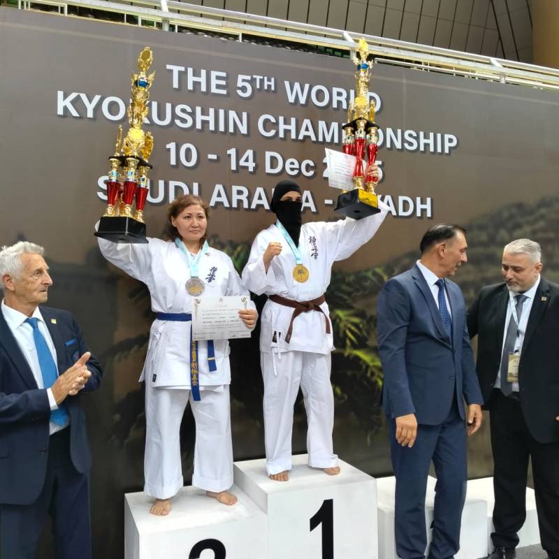 Zainab Khan becomes first woman of Pakistan to win Kyokushin World Gold