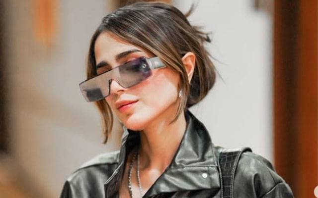 Aima Baig teases fans with ‘few more’ clicks