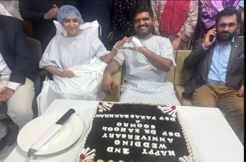 Injured DSP couple celebrates wedding anniversary at Shikarpur hospital