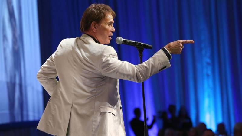 UK pop star Cliff Richard reveals prostate cancer treatment