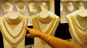 Big fall in gold price in Pakistan following global market rates