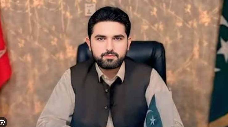 Ads published declaring KP CM Afridi, others proclaimed offenders