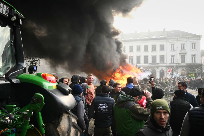 Brussels farmer protest turns ugly as EU-Mercosur deal teeters