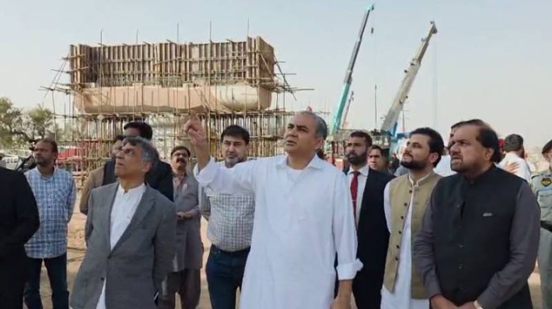  Mohsin Naqvi visits T-Chowk flyover, says project completed in record time