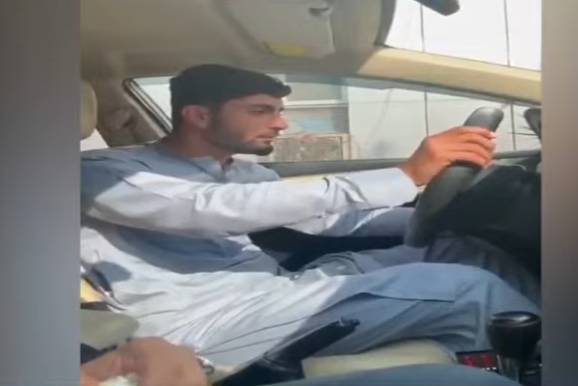 Offloaded Pakistani allowed to travel abroad after completing his documents