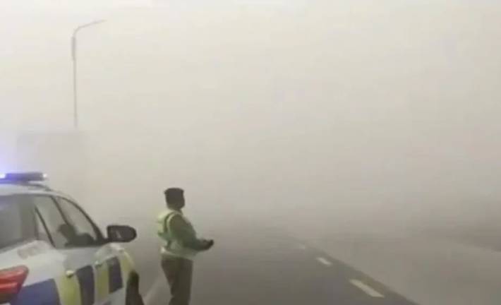 Motorways closed as dense fog again engulfs parts of Punjab, KP