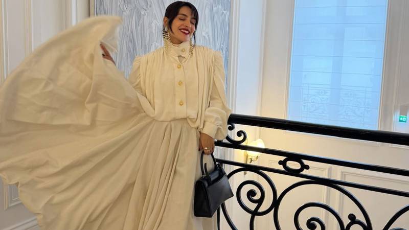 Ayeza Khan stuns fans by embracing ‘cloud dancer era’ in dreamy white look