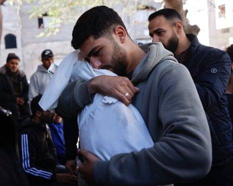 Gazans mourn six killed in Israeli shelling on shelter