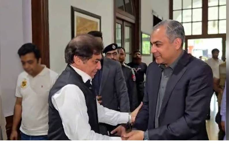 Mohsin Naqvi, Hanif Abbasi vow to modernize Pakistan Railways