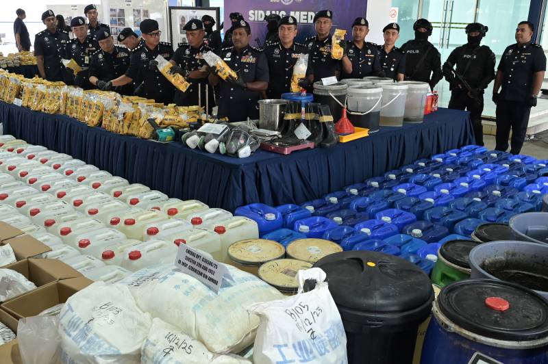 Malaysia seizes $375m in drugs after busting sydicate