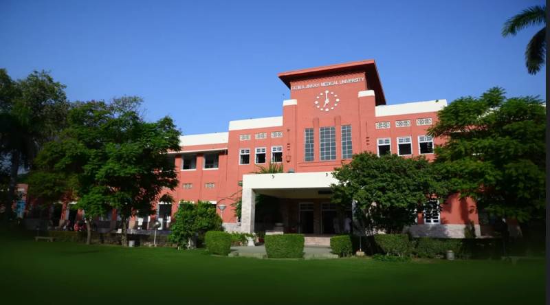 Fatima Jinnah Medical University honours overseas alumni