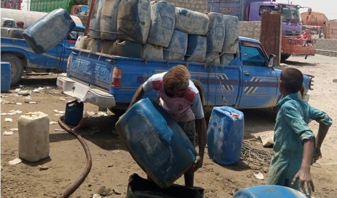 Customs seize 64,000 litres of smuggled Iranian fuel in Karachi