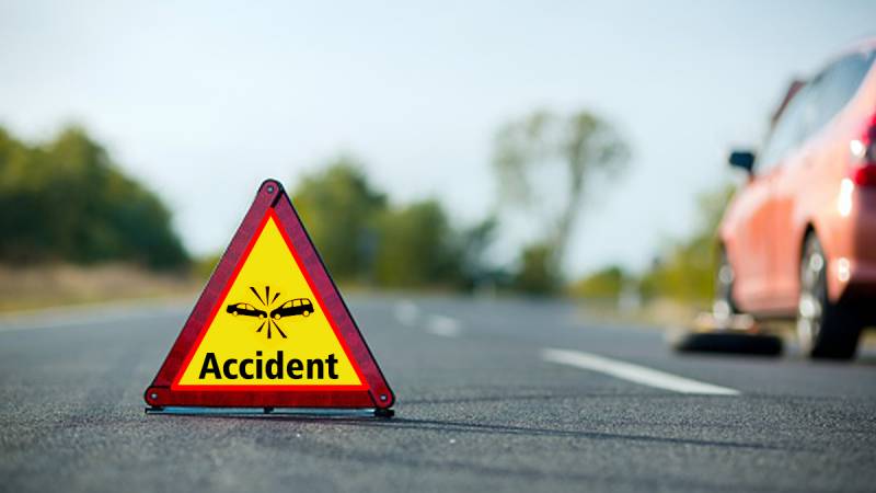 Woman dies after speeding bus collided with road divider in Jhelum 