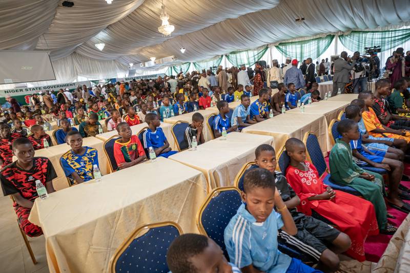 130 kidnapped Nigerian schoolchildren freed: government