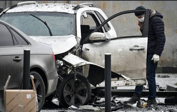 Moscow car blast kills Russian general hours after US talks