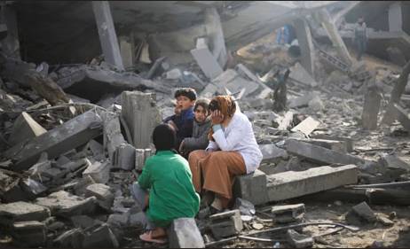 Trapped under Israeli bombardment, Gazans fear the 'new border'
