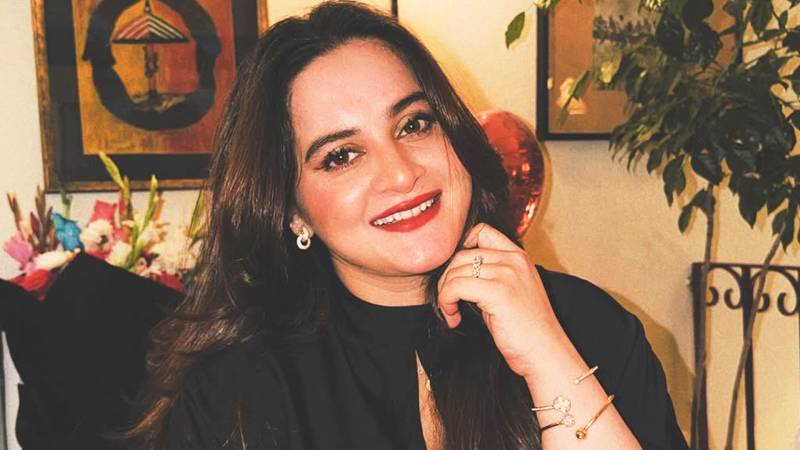 Aiman Khan flaunts custom-made outfit, calls it ‘obsessed’